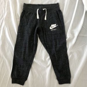 Nike Cropped Sweatpants Women’s XS Gray